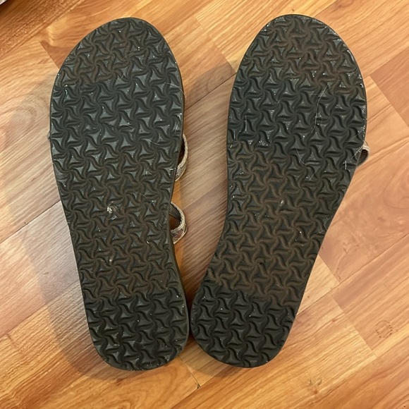 Teva Sandals with Patterned Straps - Picture 4 of 5